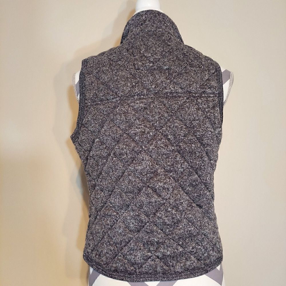 Quilted Knit Vest   - Picture 3 of 8